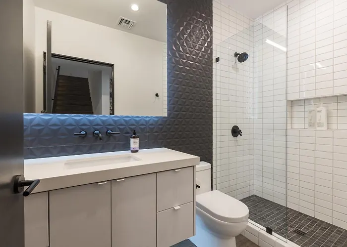 Holiday home Luxury Micro-resort, Theater, Sauna, Heated Pool *