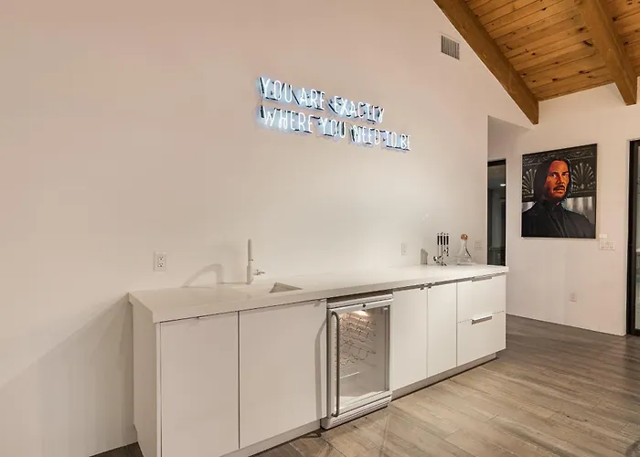 Luxury Micro-resort, Theater, Sauna, Heated Pool Phoenix
