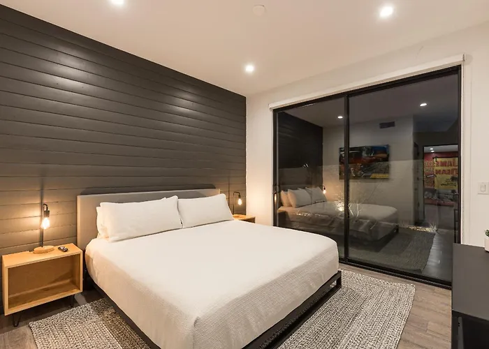 Luxury Micro-resort, Theater, Sauna, Heated Pool *