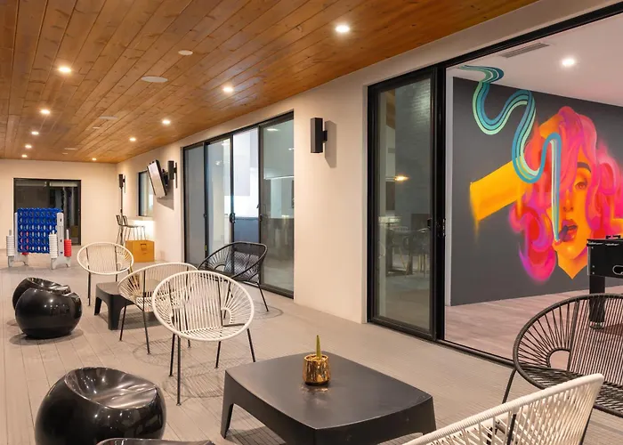 Holiday home Luxury Micro-resort, Theater, Sauna, Heated Pool *