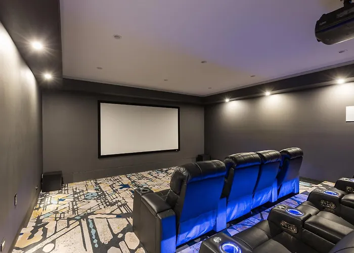 Luxury Micro-resort, Theater, Sauna, Heated Pool Phoenix