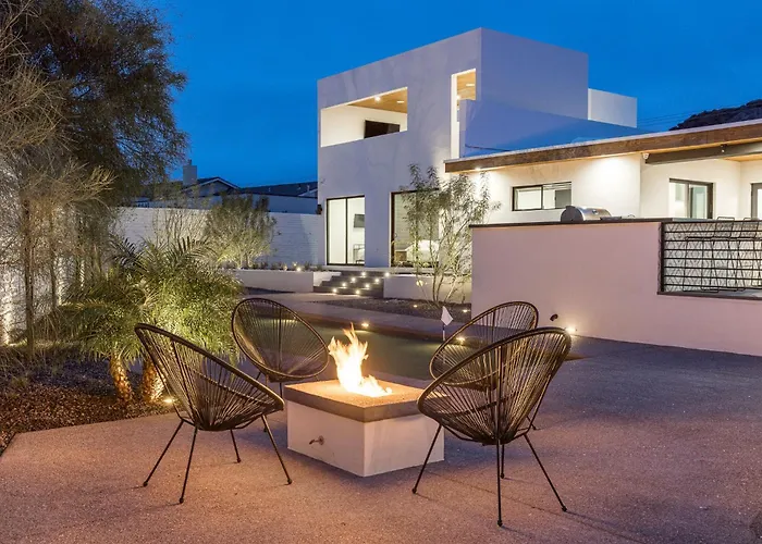 Luxury Micro-resort, Theater, Sauna, Heated Pool Holiday home Phoenix