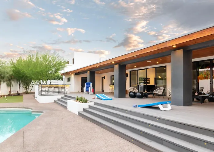 Luxury Micro-resort, Theater, Sauna, Heated Pool Holiday home Phoenix
