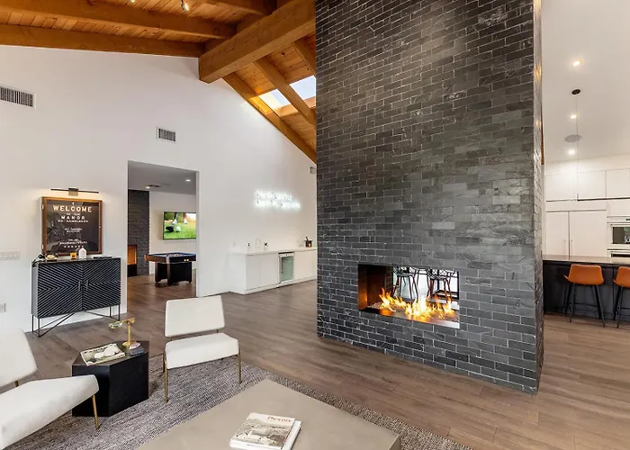 Luxury Micro-resort, Theater, Sauna, Heated Pool Holiday home Phoenix