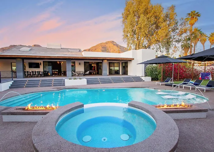 Luxury Micro-resort, Theater, Sauna, Heated Pool Holiday home Phoenix