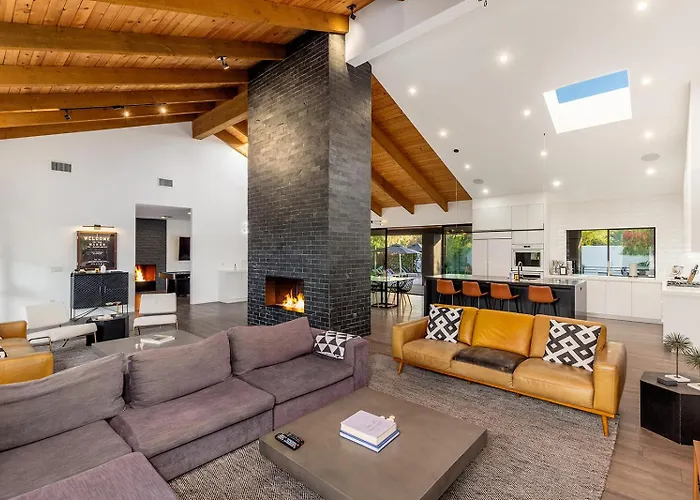 Luxury Micro-resort, Theater, Sauna, Heated Pool *